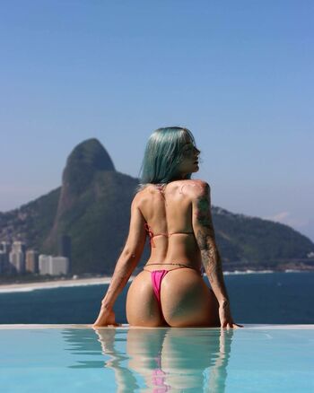 Adriana Lua