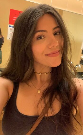 Adriana_Mae
