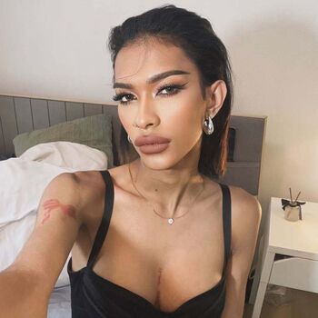 Adriana Panya TS