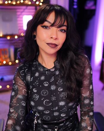 AileenSenpaiReacts