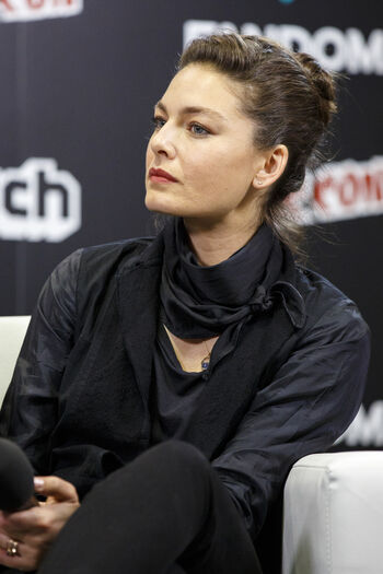 Alexa Davalos