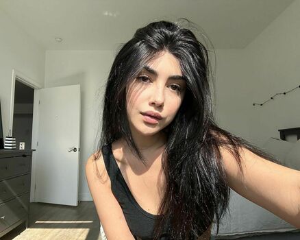 Alexa Mansour