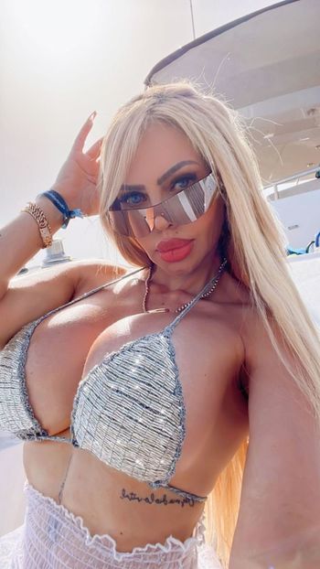 Alexa Mena