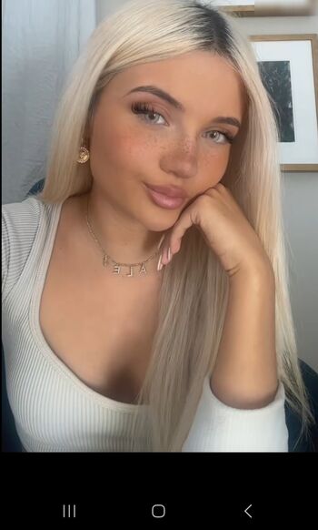 Alexandra laas