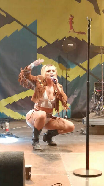 Alexandra Stan