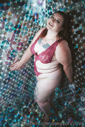 alexcurvyfree