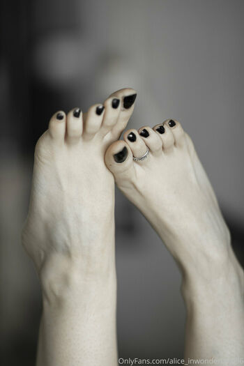 alice_inwonderland96