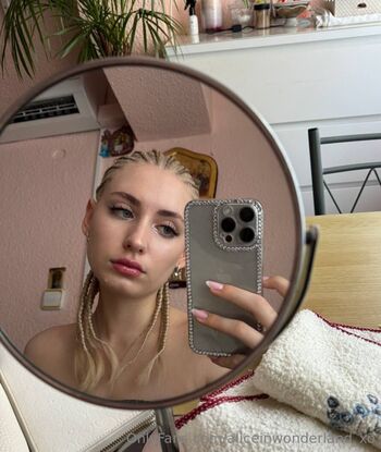 aliceinwonderland_xo