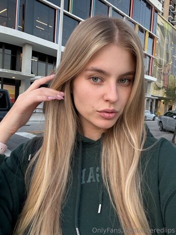 aliceredlips