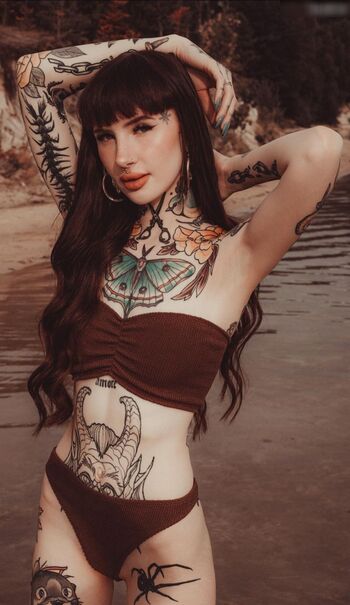 Alina Benson/Alinabnsn