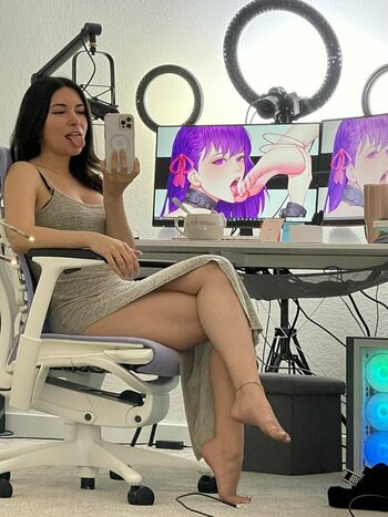 Alinity Feet