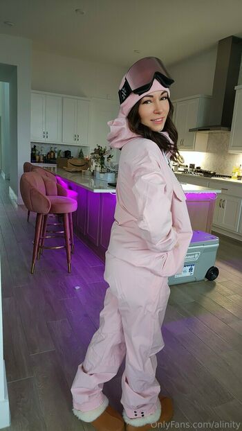 Alinity Feet