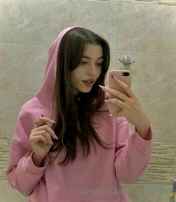 alisa_blanche