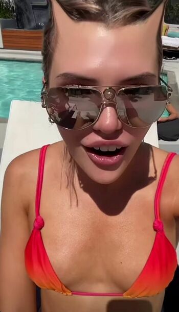 Alissa Violet