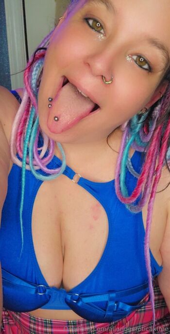 alluringeroticaxfree