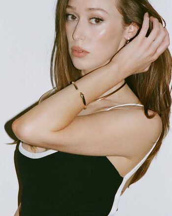 Alycia Debnam Carey