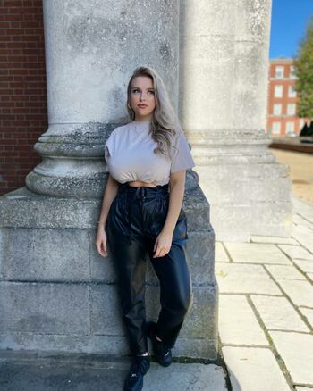 Amber R Brightman
