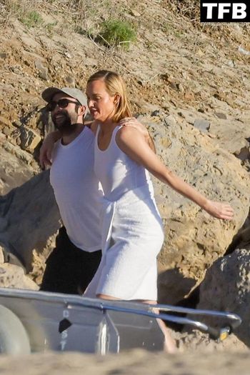 Amber Valletta