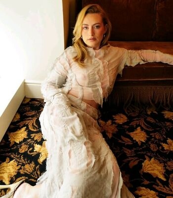 Amelia Dimoldenberg