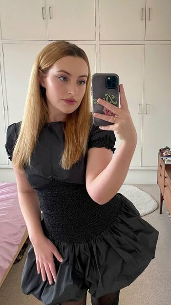 Amelia Dimoldenberg