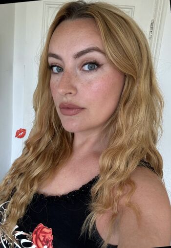 Amelia Dimoldenberg