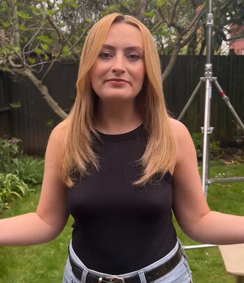 Amelia Dimoldenberg