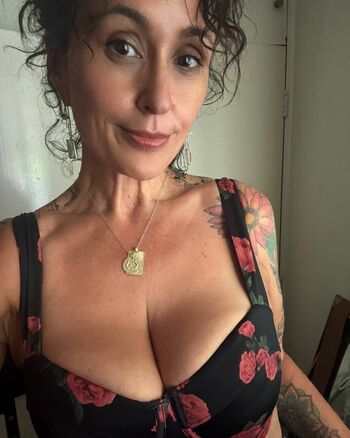 Amelia Linda MacQueen