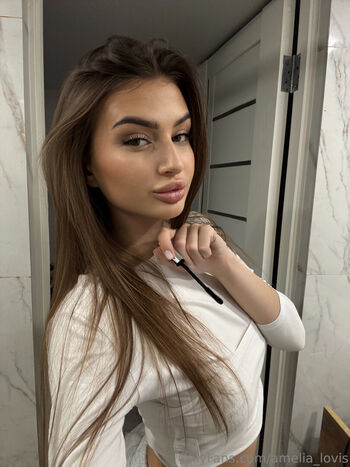amelia_lovis