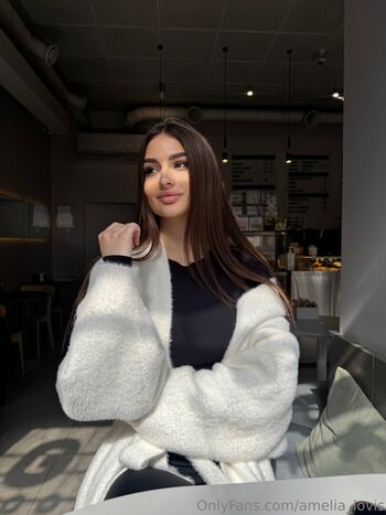 amelia_lovis