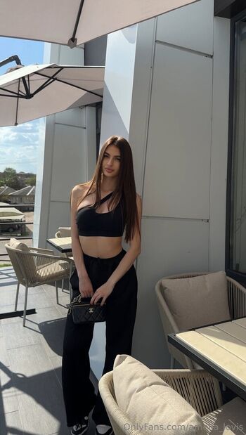 amelia_lovis