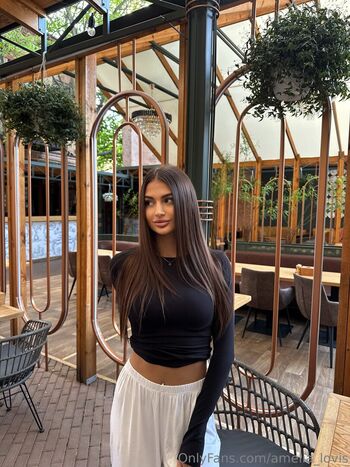 amelia_lovis