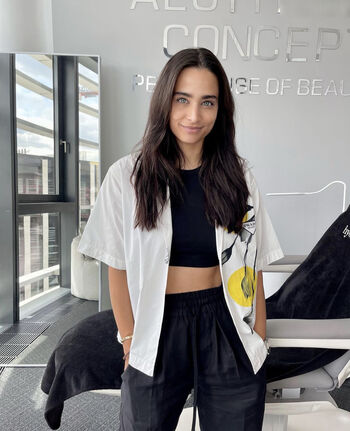 Amira Pocher