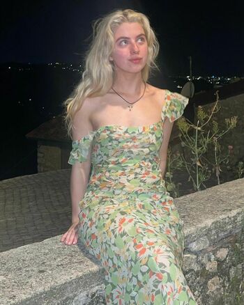 Anais Gallagher