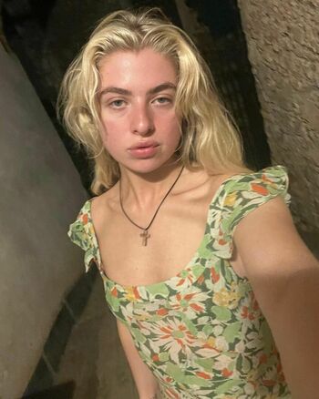 Anais Gallagher