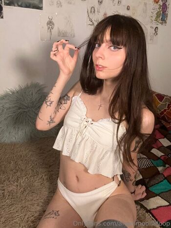 angelmoonbloop