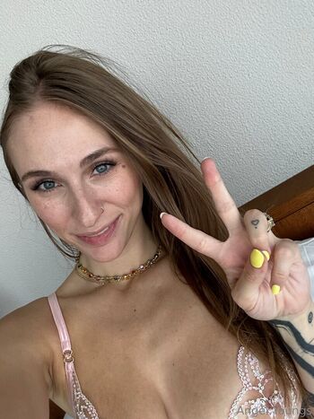 angelyoungsxxx
