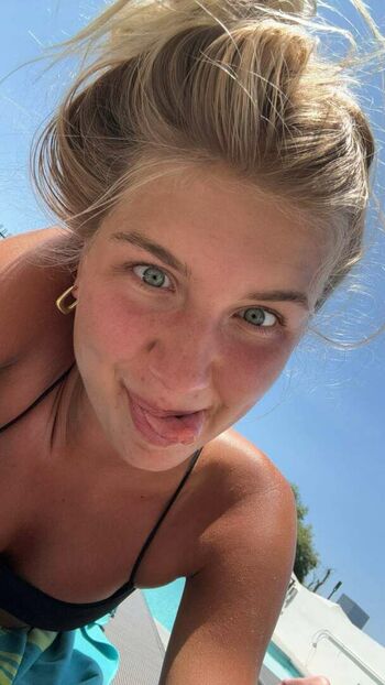 Aniela Leon