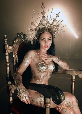 Anna Akana