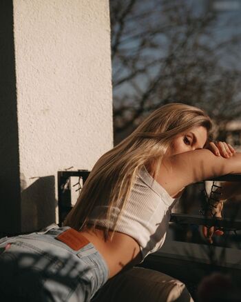 Anna Bauer (annavvba)