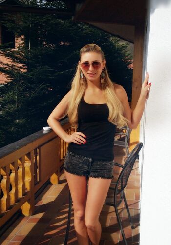 Anna-Carina Woitschack