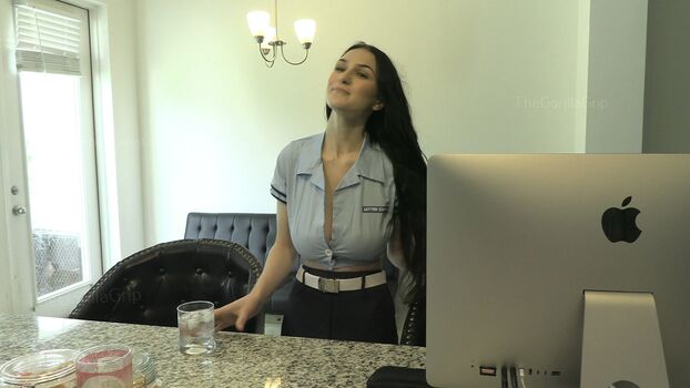 Anna Curvy