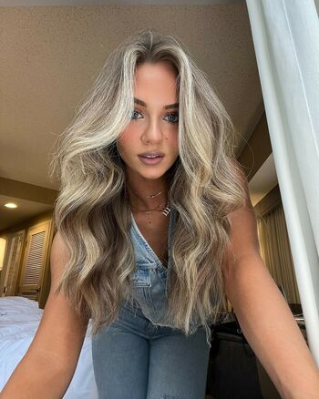 Anna Jay