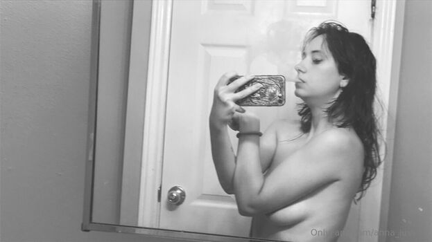 anna_luvs21