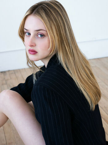 Anna Van Patten
