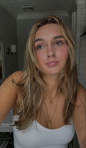Annabelle Gesson