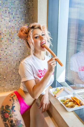 Annalee Belle