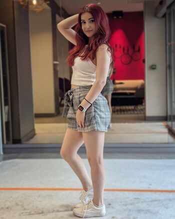 AnnieFuchsia