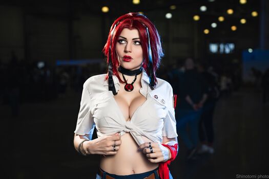 Anya Ichios