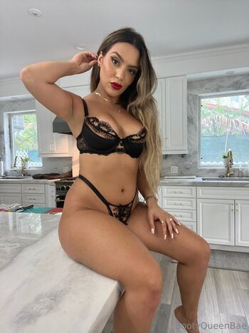 Araqueenbae