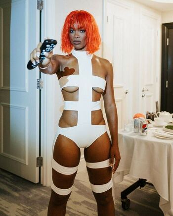 Ari Lennox